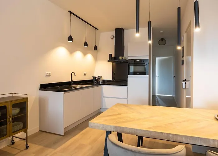 Centre - Catching * Hoorn (North Holland)